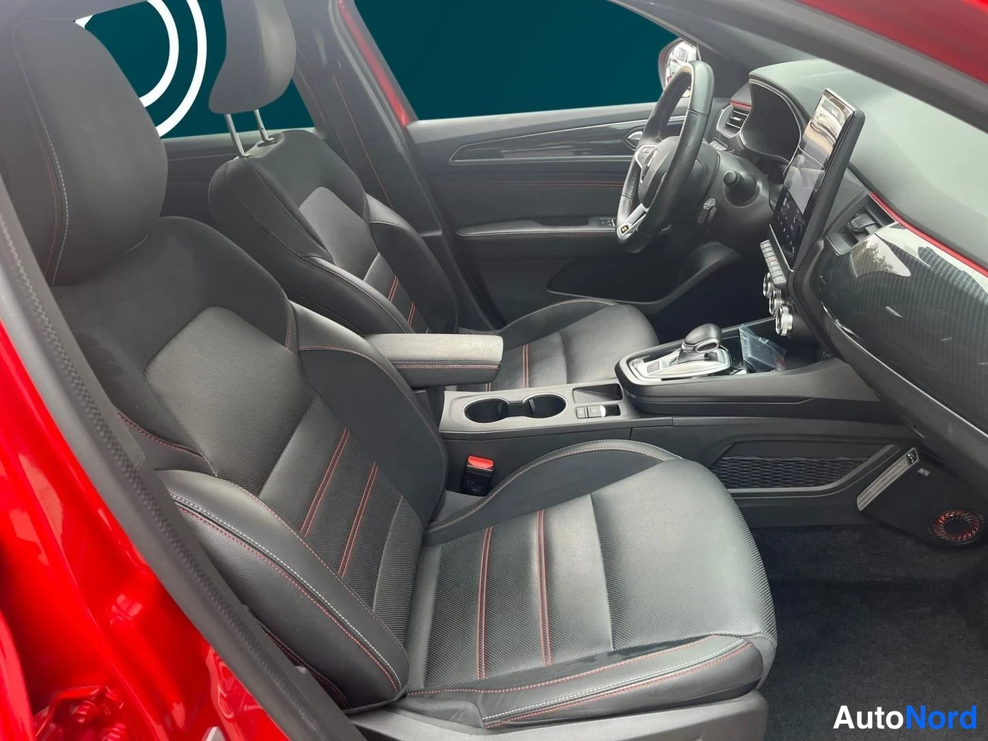 Punainen Renault Arkana E-TECH 2023, etuistuimet, kuva 12