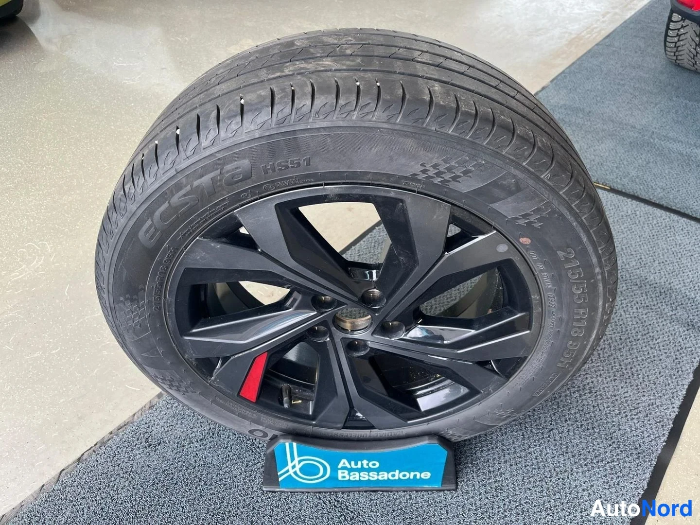 Punainen Renault Arkana E-TECH 2023, yksityiskohta, kuva 17