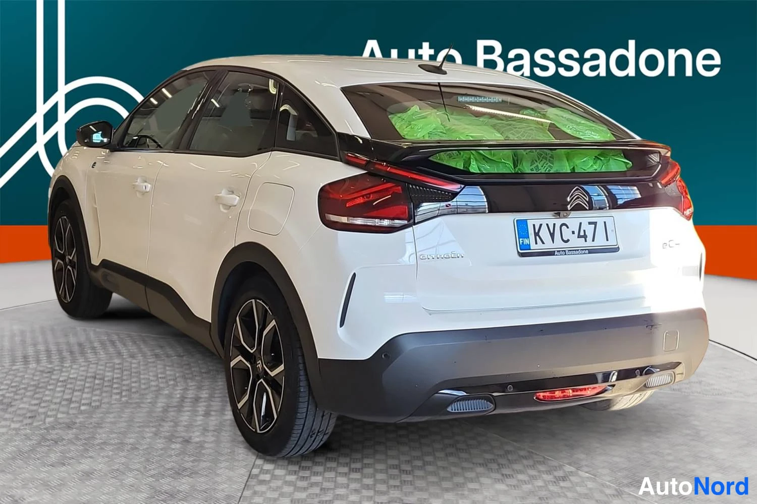 Valkoinen Citroen C4 2023, takaviisto, kuva 7