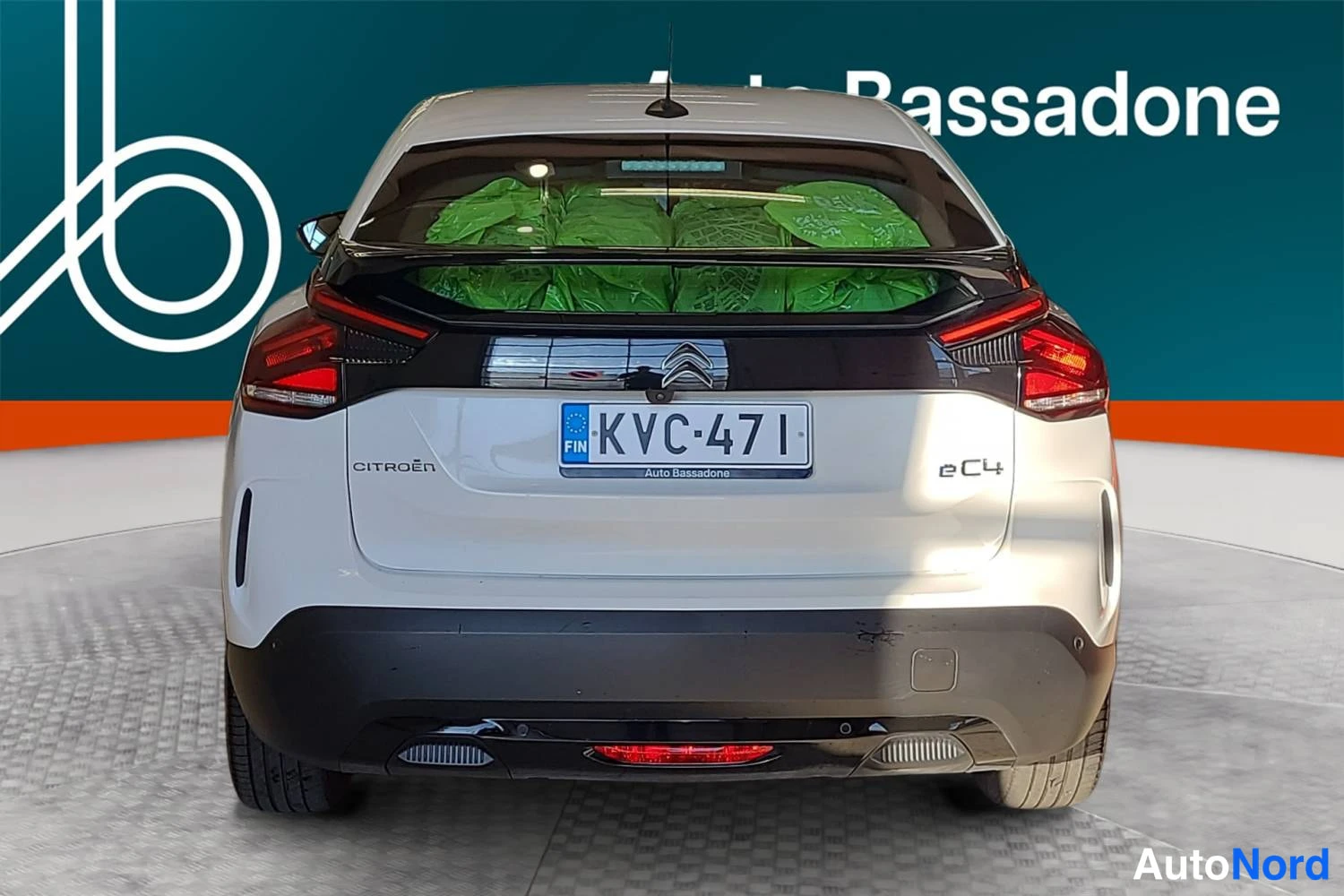 Valkoinen Citroen C4 2023, takaa, kuva 8