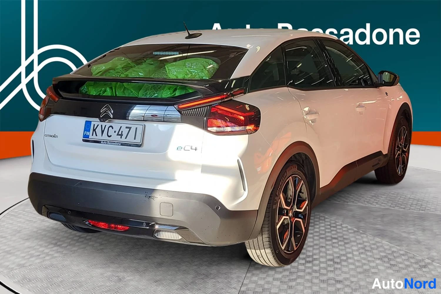 Valkoinen Citroen C4 2023, takaviisto, kuva 6
