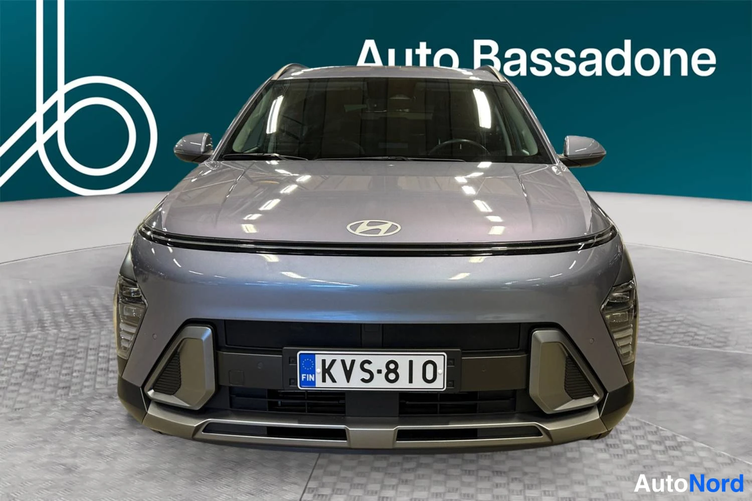 Harmaa Hyundai Kona 2025, edestä, kuva 3