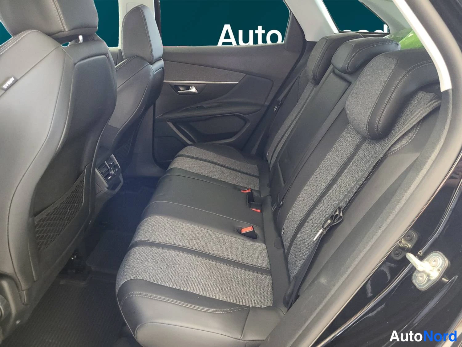 Musta Peugeot 3008 2017, kuva 26
