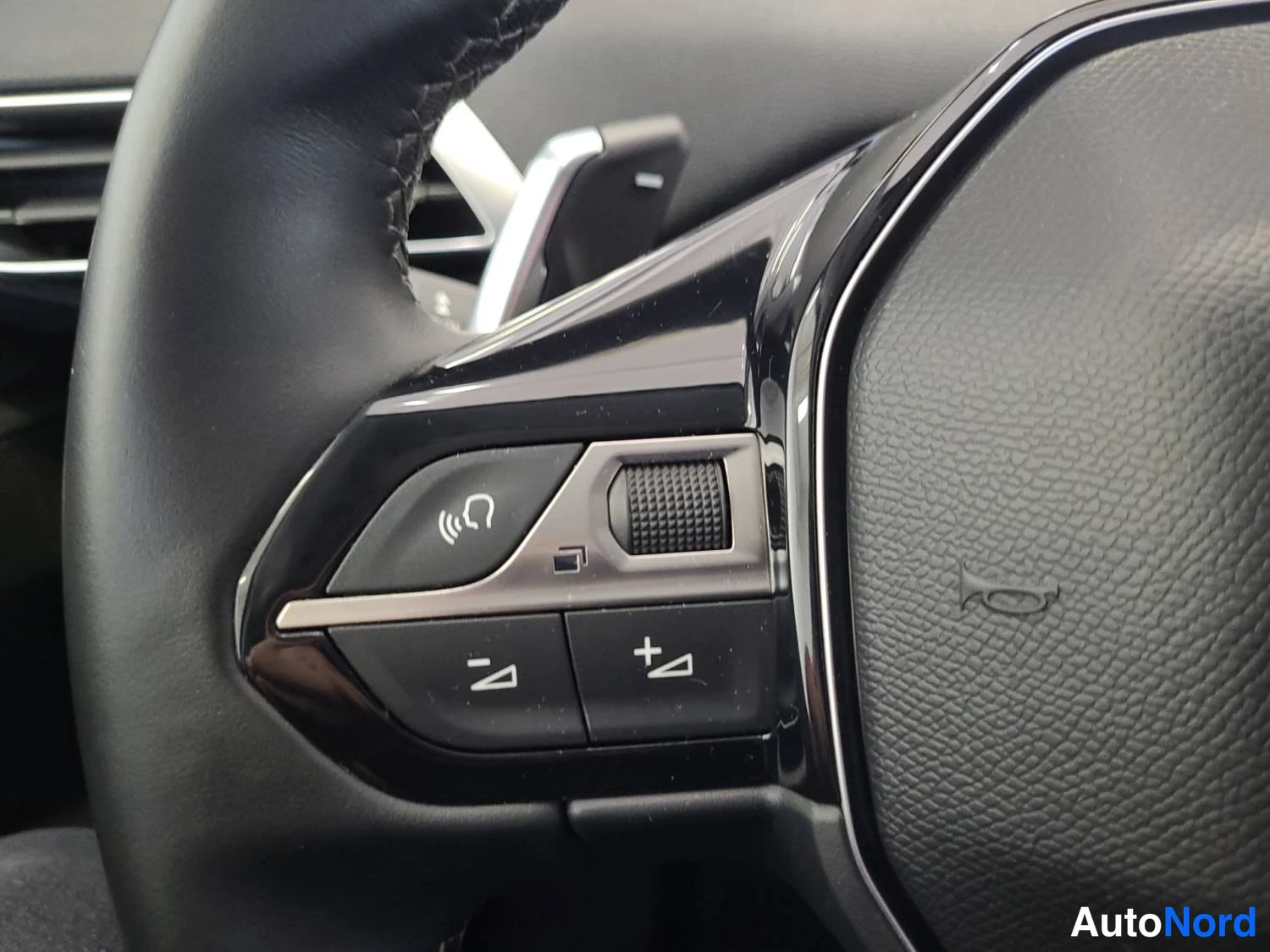 Musta Peugeot 3008 2017, kuva 16
