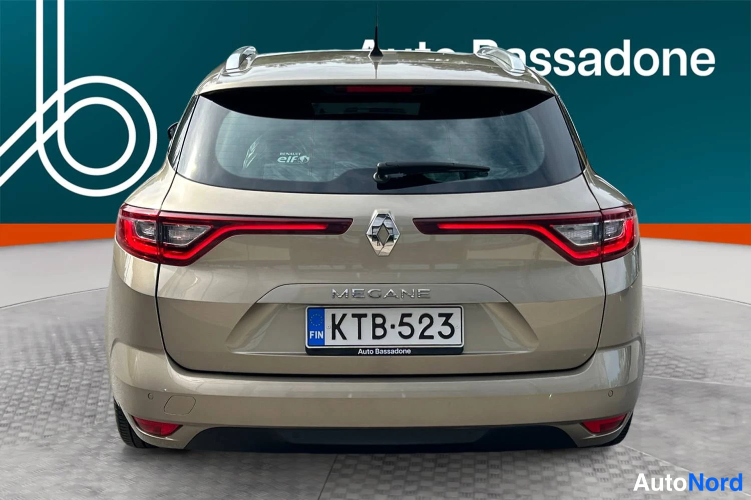 Harmaa Renault Megane 2018, takaa, kuva 9