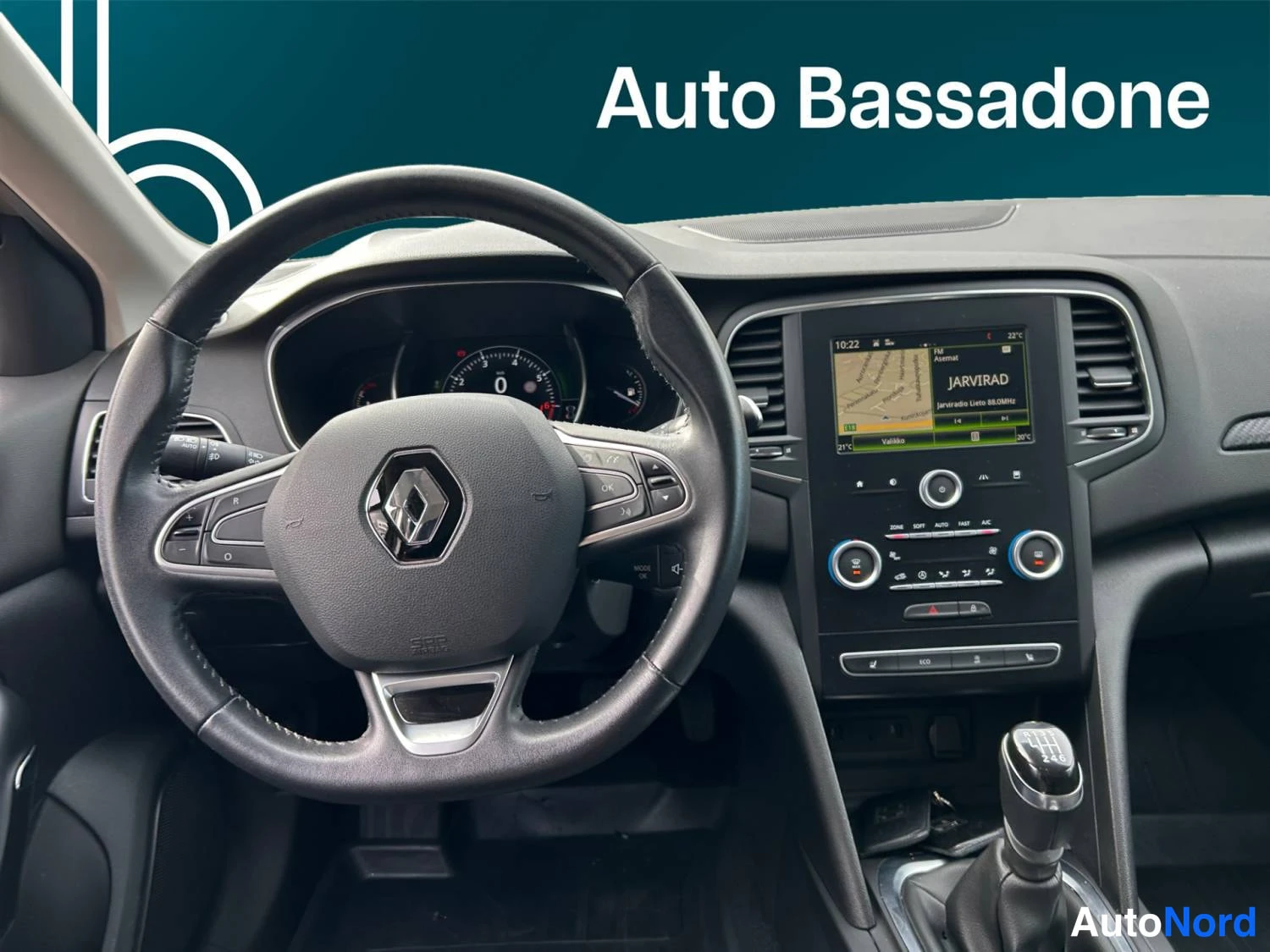 Harmaa Renault Megane 2018, kuva 14