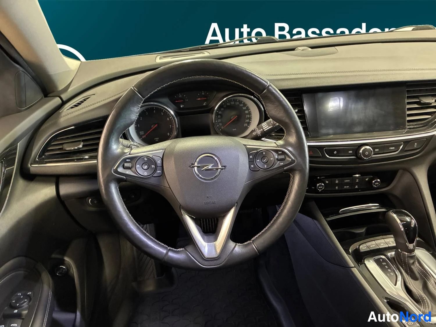 Harmaa Opel Insignia Sports Tourer 2019, kuva 14
