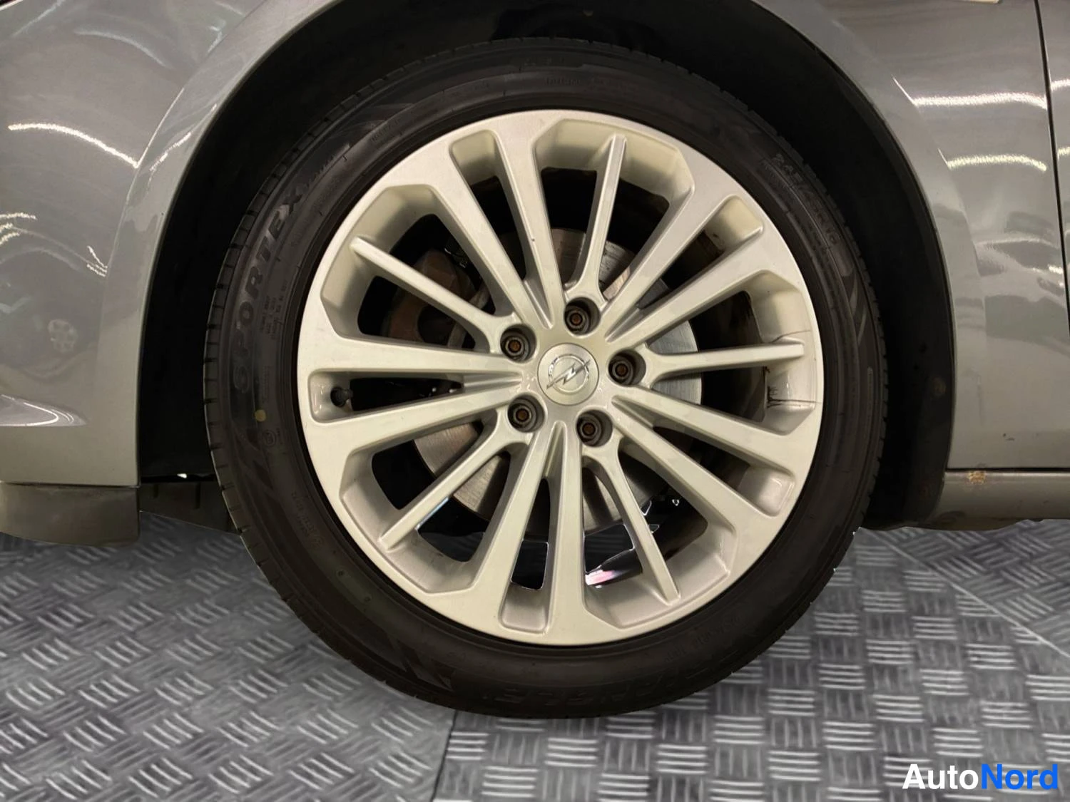 Harmaa Opel Insignia Sports Tourer 2019, kuva 16
