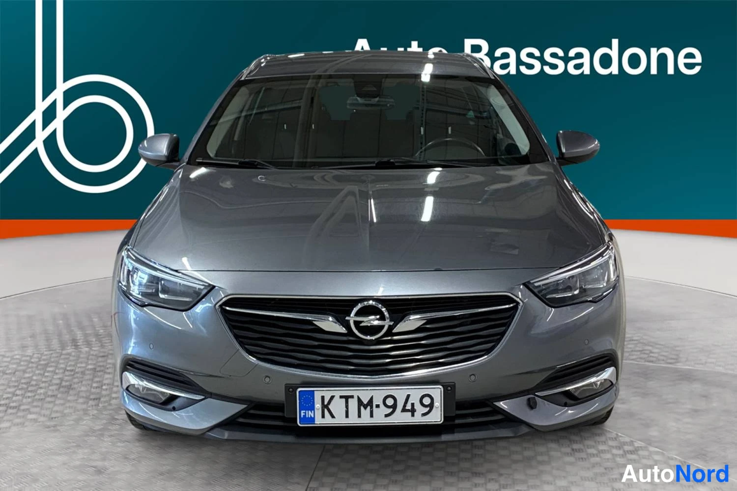 Harmaa Opel Insignia Sports Tourer 2019, edestä, kuva 4
