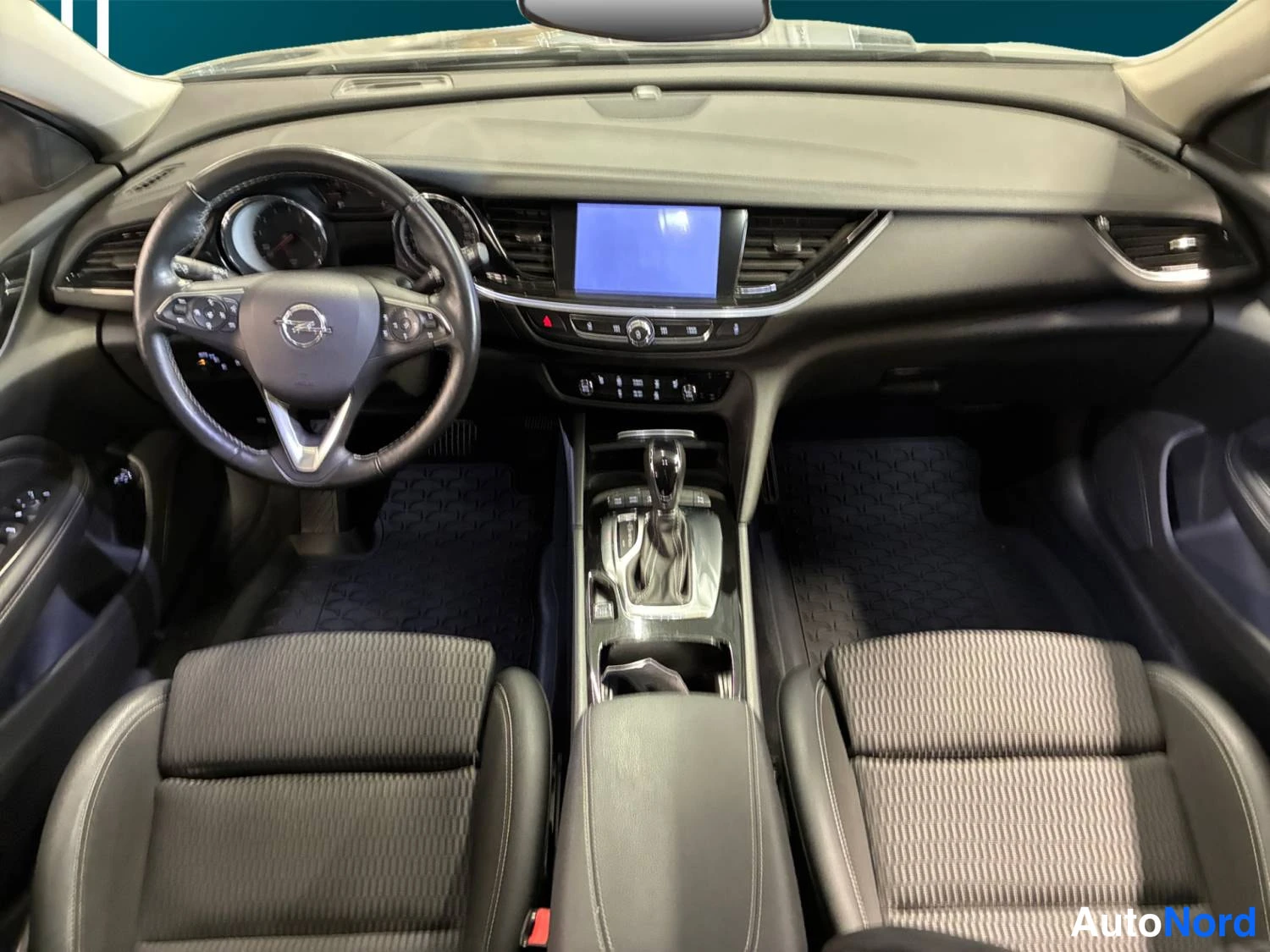 Harmaa Opel Insignia Sports Tourer 2019, kuva 12