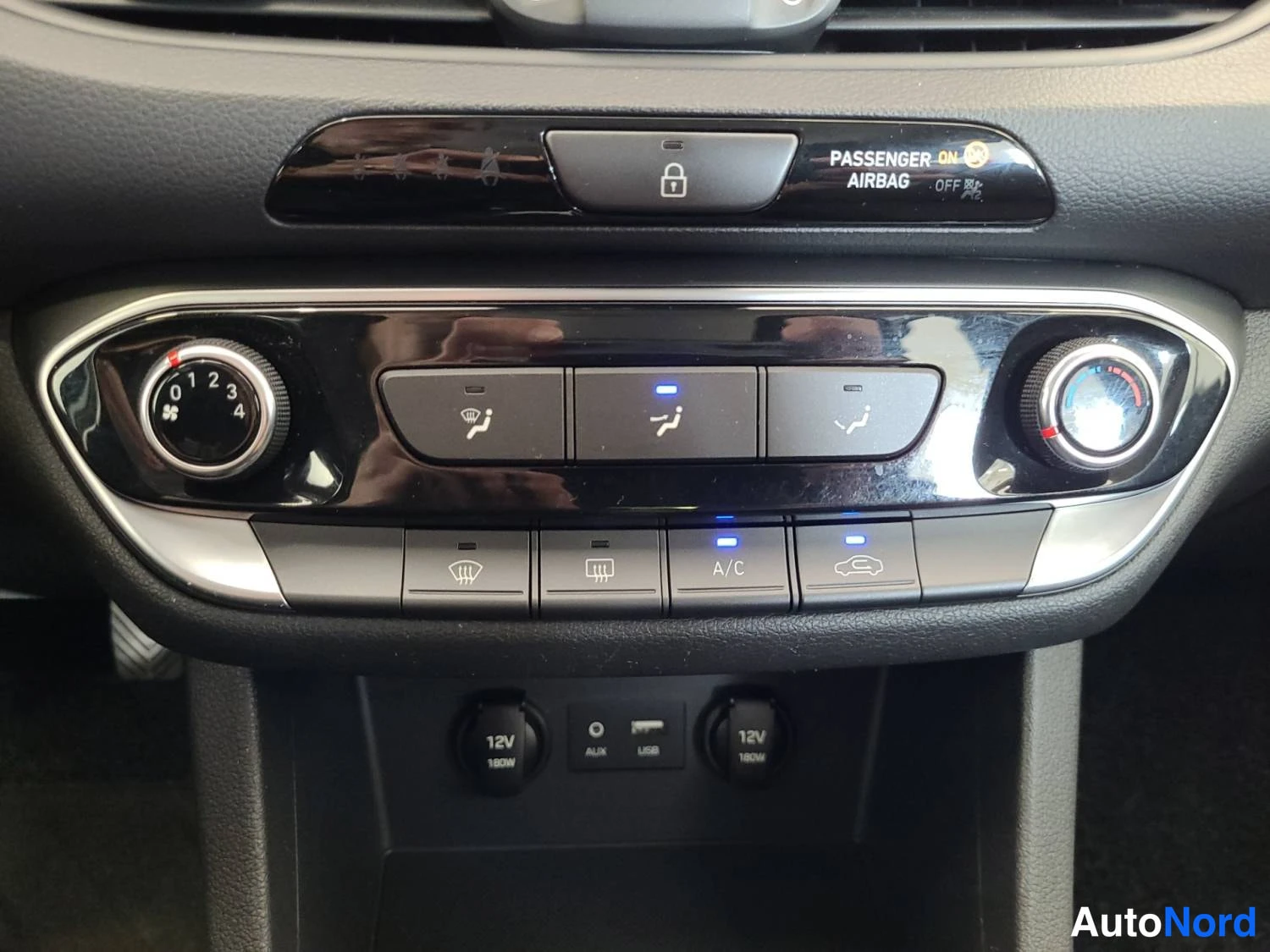 Valkoinen Hyundai I30 2019, kuva 24