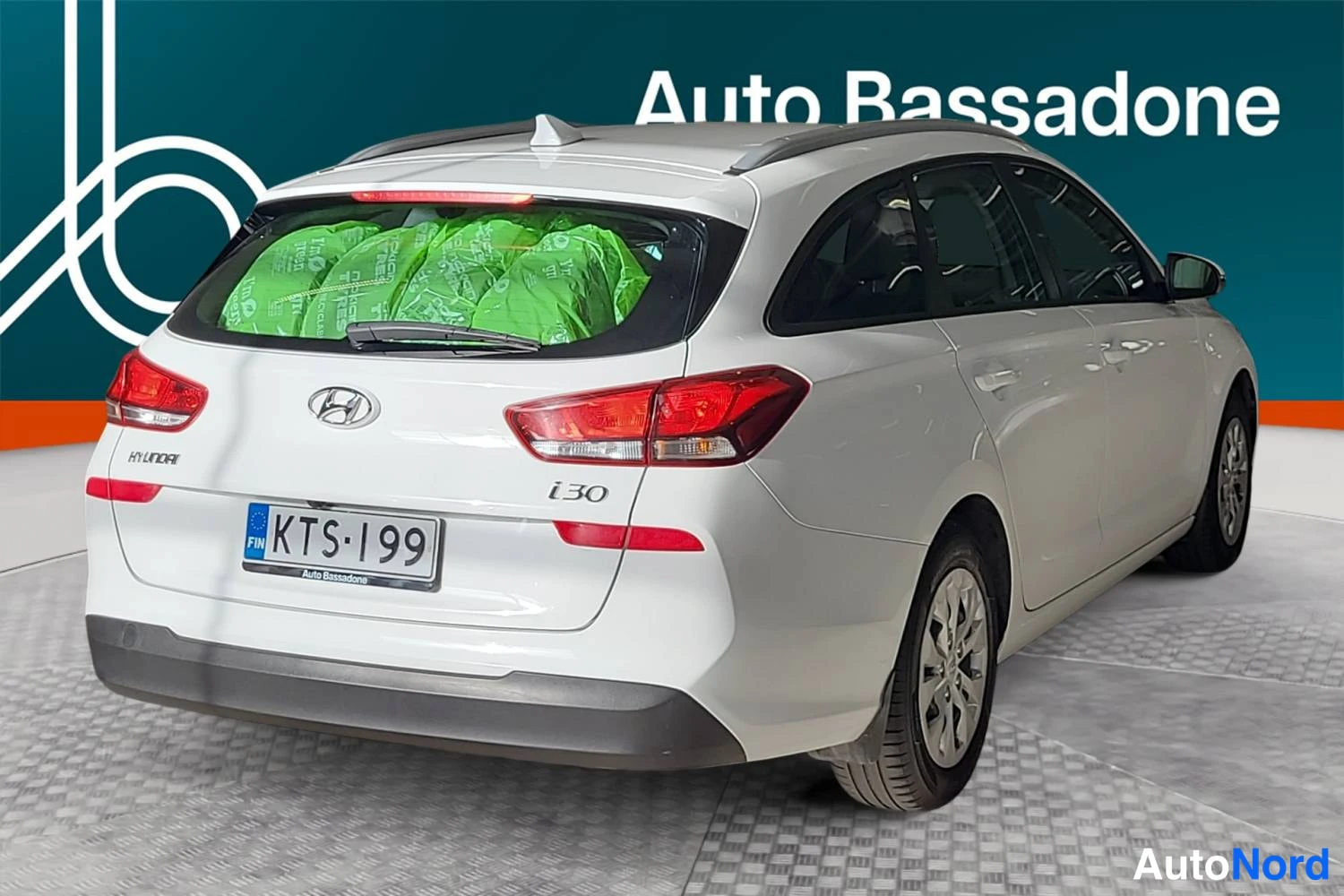 Valkoinen Hyundai I30 2019, takaviisto, kuva 7