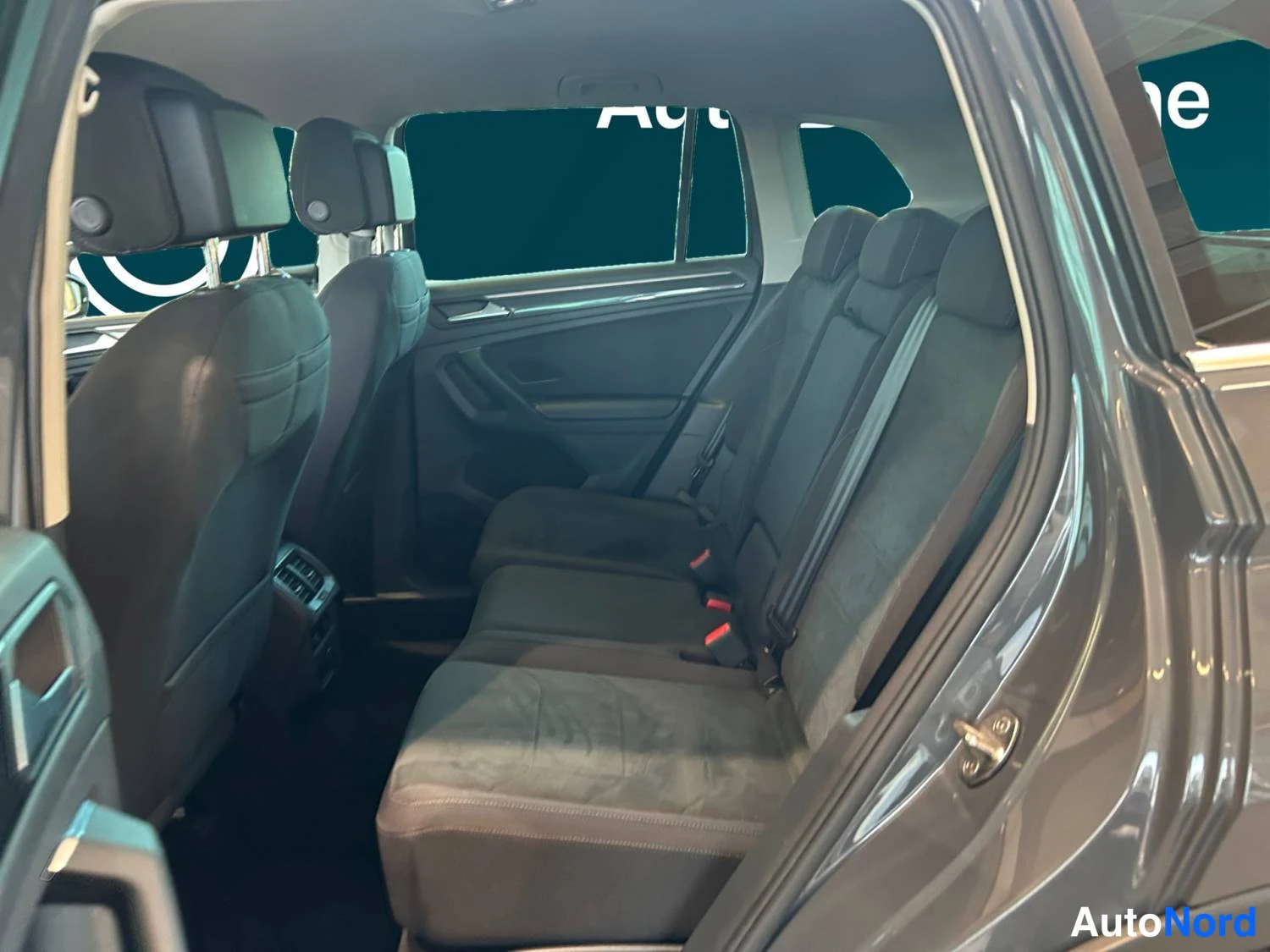 Harmaa Volkswagen Tiguan 2021, kuva 15
