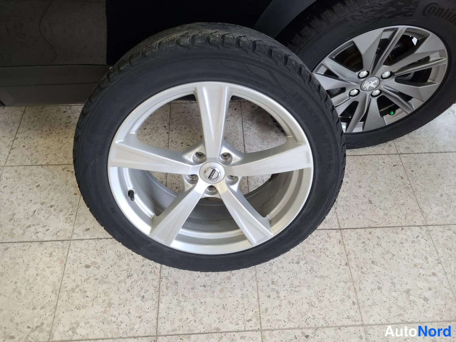 Harmaa Volvo V90 2019, kuva 17