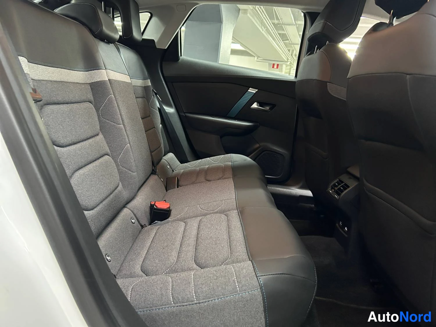 Valkoinen Citroen C4 2023, kuva 16