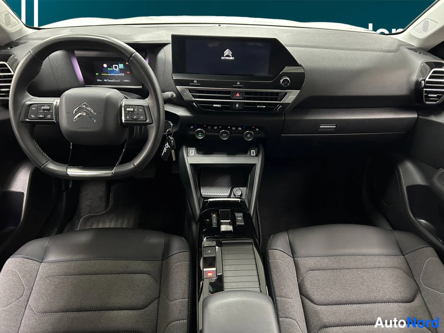 Valkoinen Citroen C4 2023, kuva 11