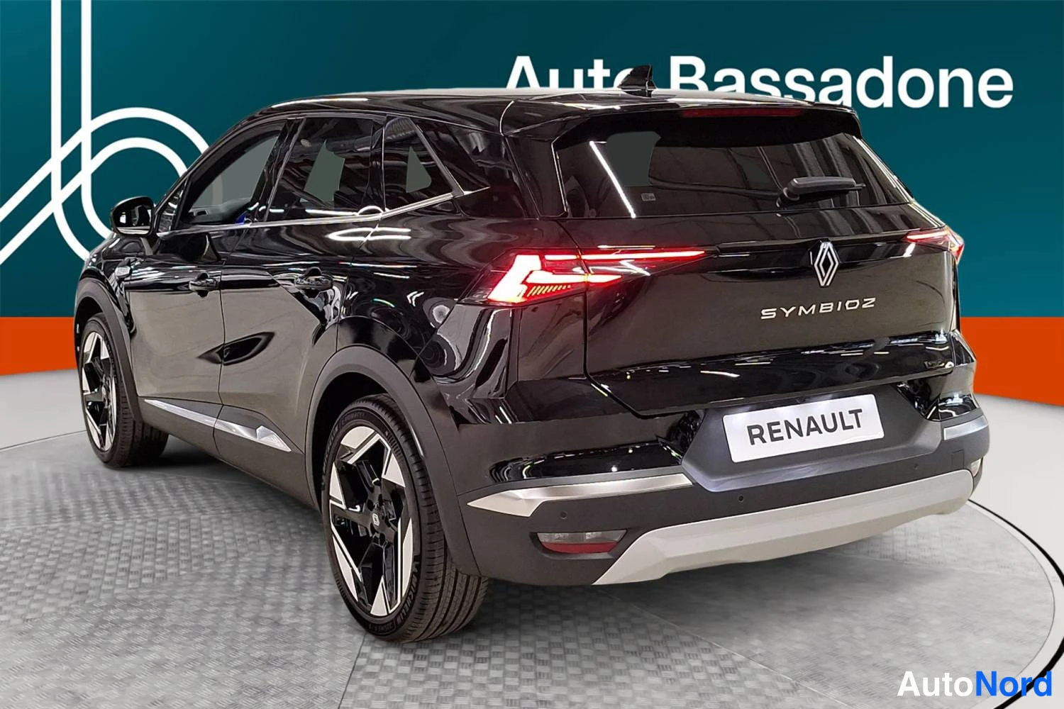 Musta Renault Symbioz 2026, takaviisto, kuva 3