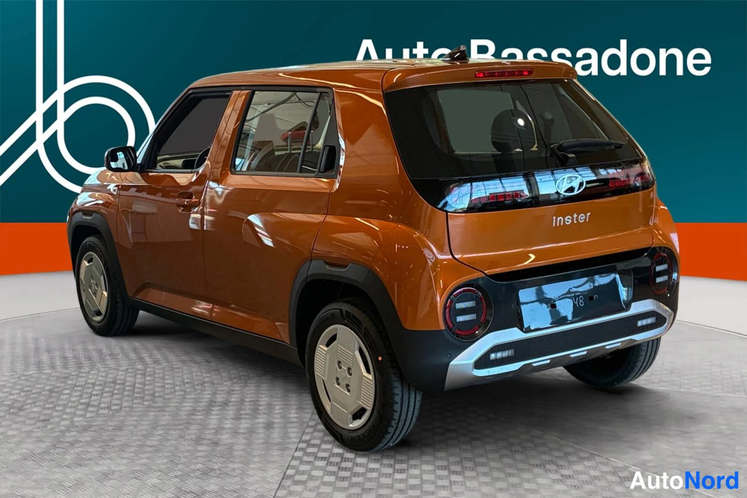 Oranssi Hyundai Inster 2025, takaviisto, kuva 6