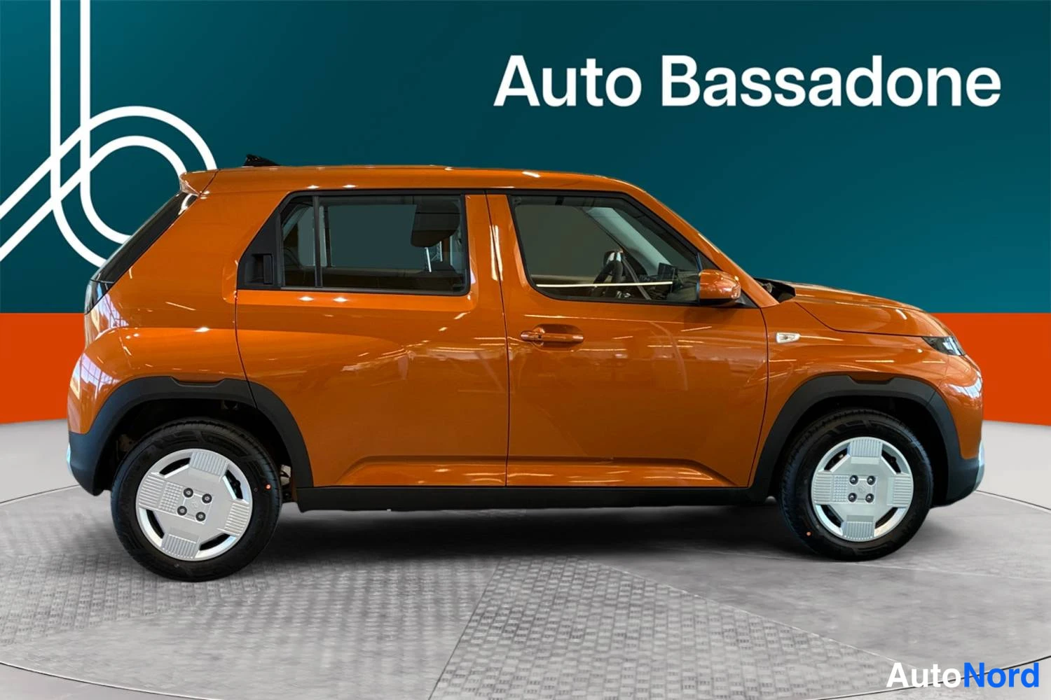 Oranssi Hyundai Inster 2025, sivulta, kuva 5