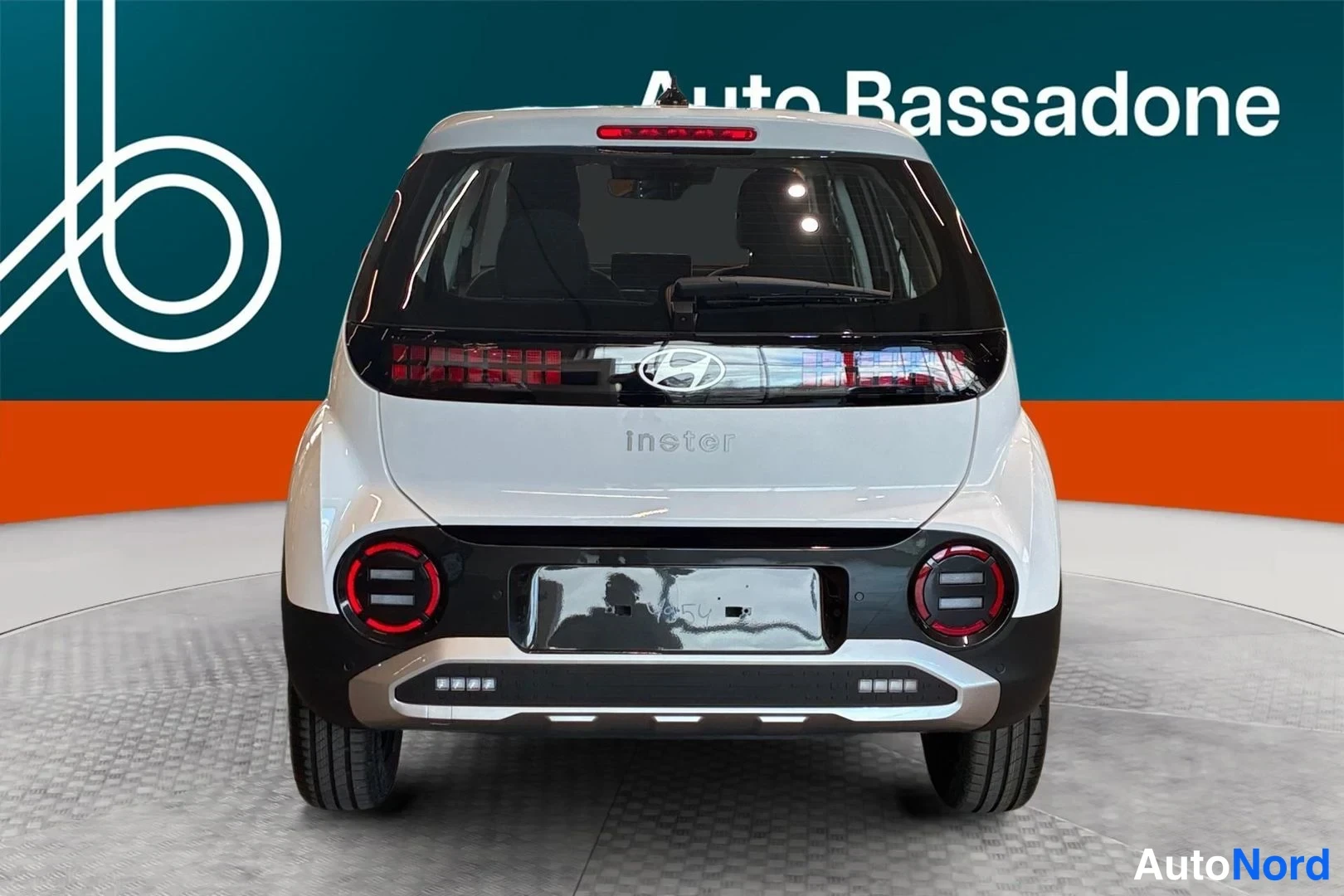Valkoinen Hyundai Inster 2026, takaa, kuva 8