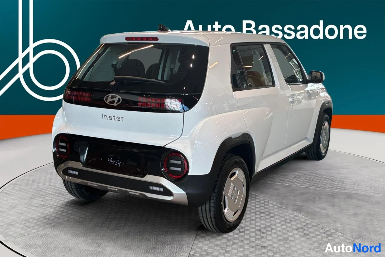 Valkoinen Hyundai Inster 2026, takaviisto, kuva 7