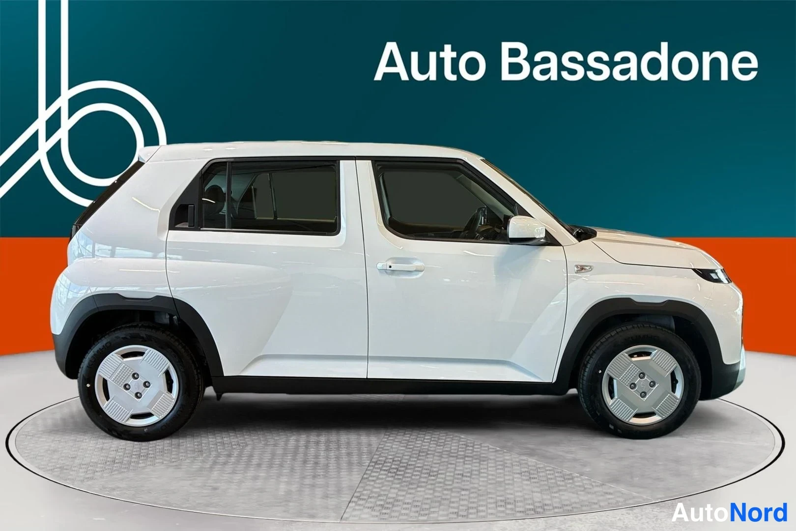 Valkoinen Hyundai Inster 2026, sivulta, kuva 5