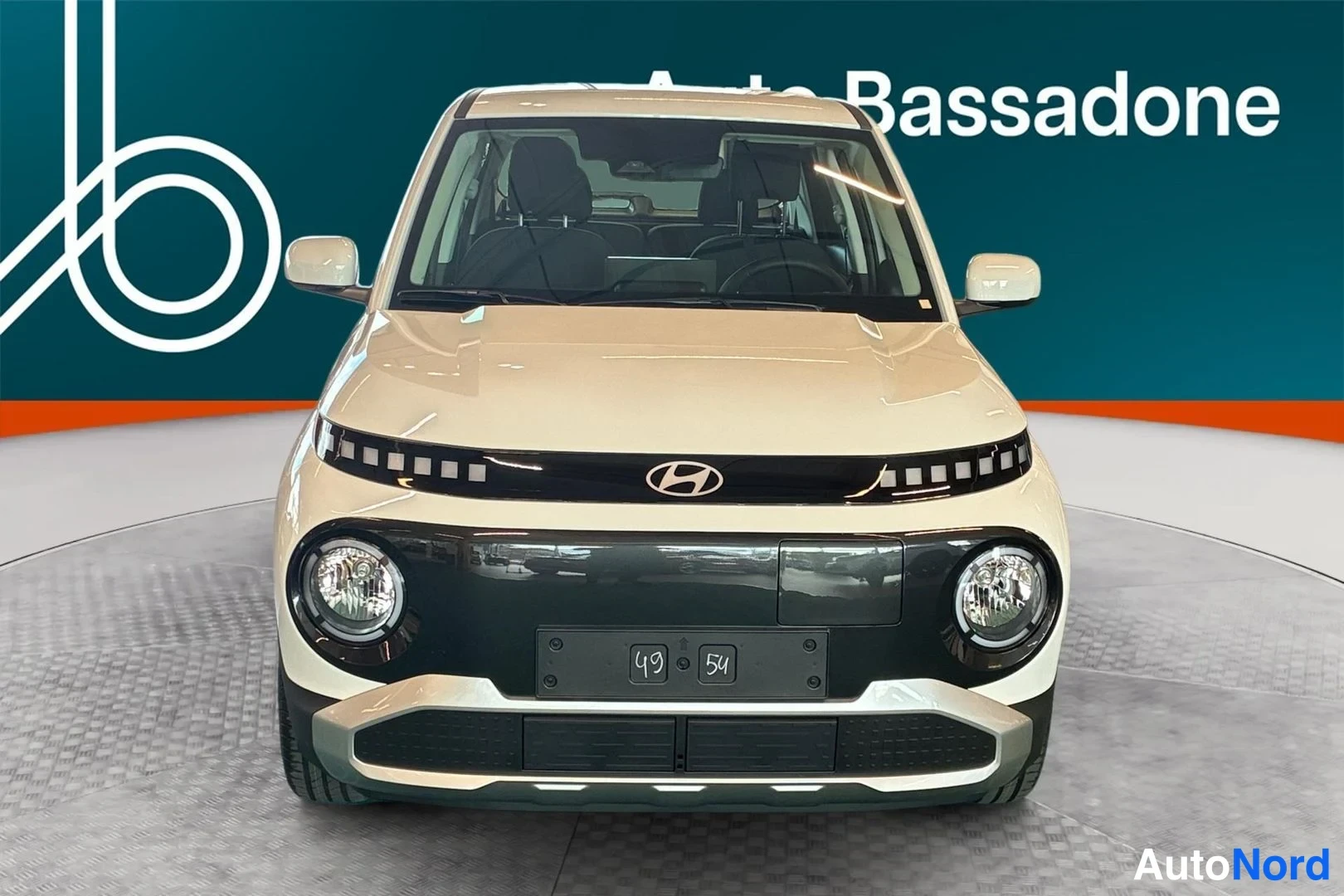 Valkoinen Hyundai Inster 2026, edestä, kuva 3