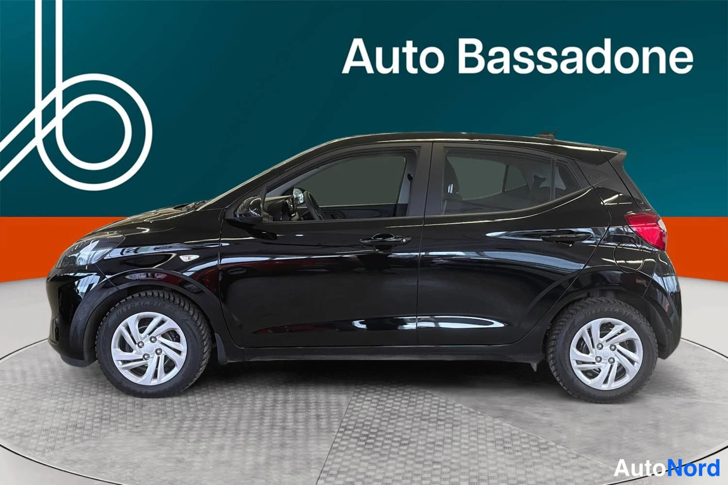 Musta Hyundai I10 2025, sivulta, kuva 8