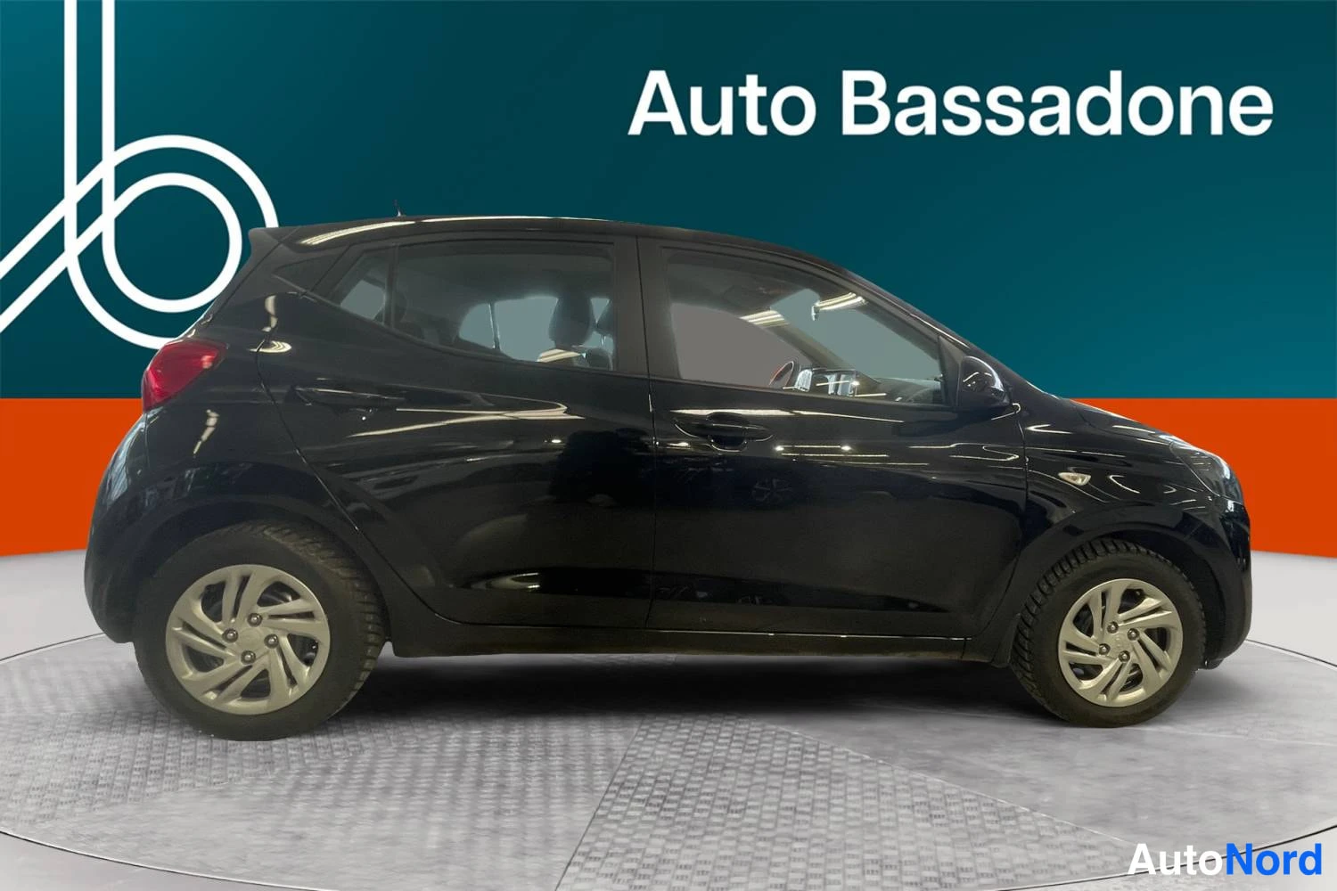 Musta Hyundai I10 2025, sivulta, kuva 9