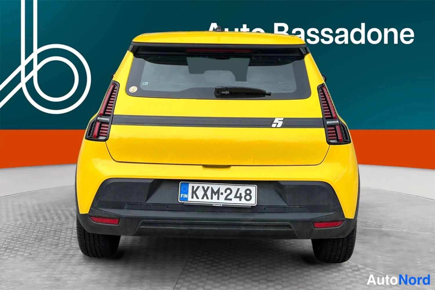 Keltainen Renault 5 E-Tech electric 2025, takaa, kuva 8