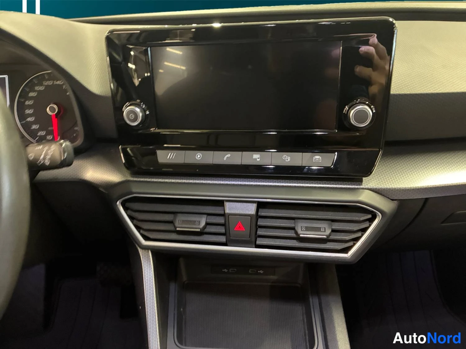 Valkoinen Seat Leon sportstourer 2021, kuva 27