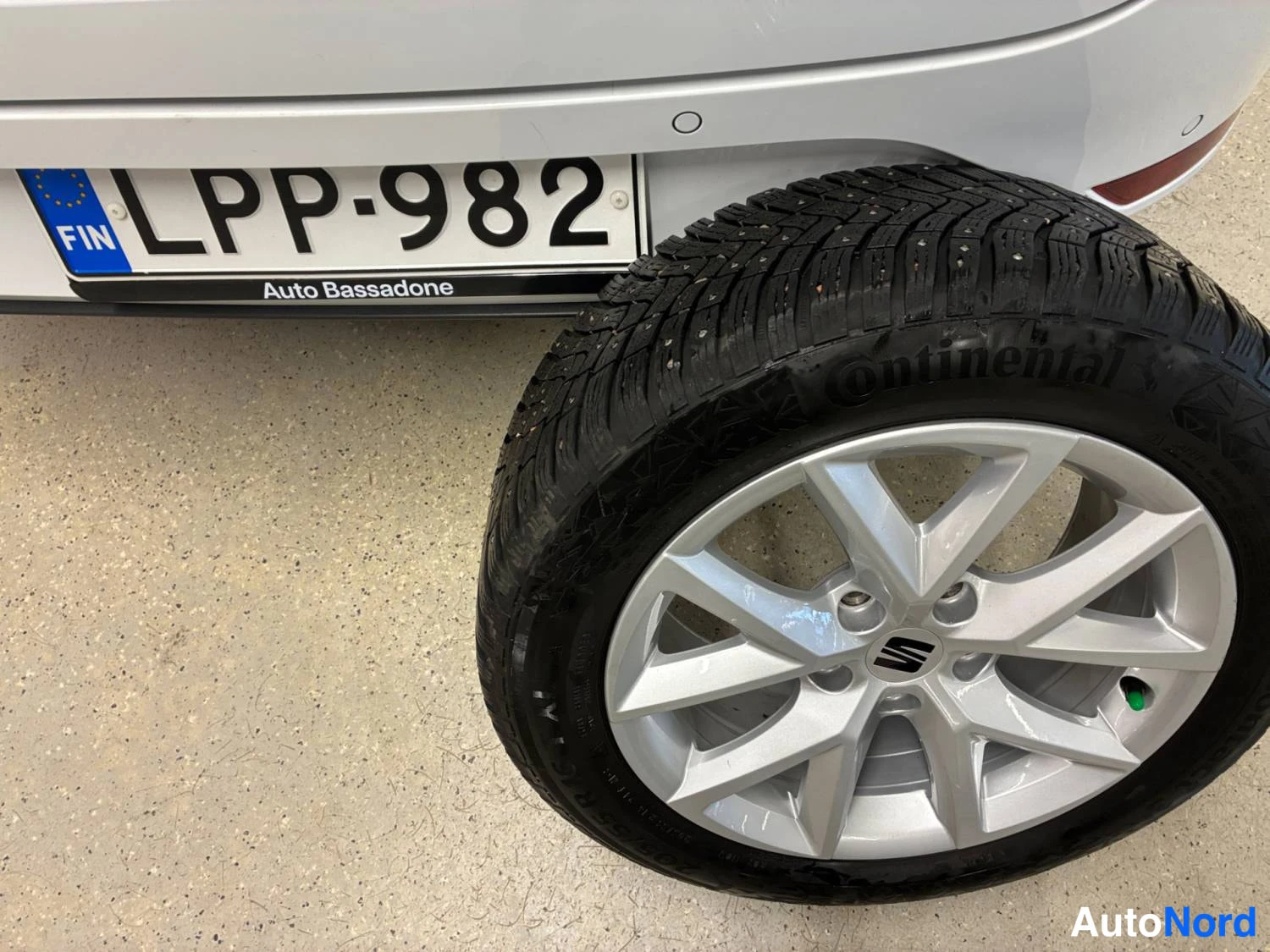 Valkoinen Seat Leon sportstourer 2021, takaa, kuva 9