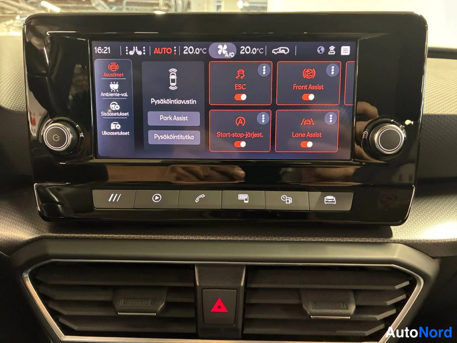 Valkoinen Seat Leon sportstourer 2021, kuva 17