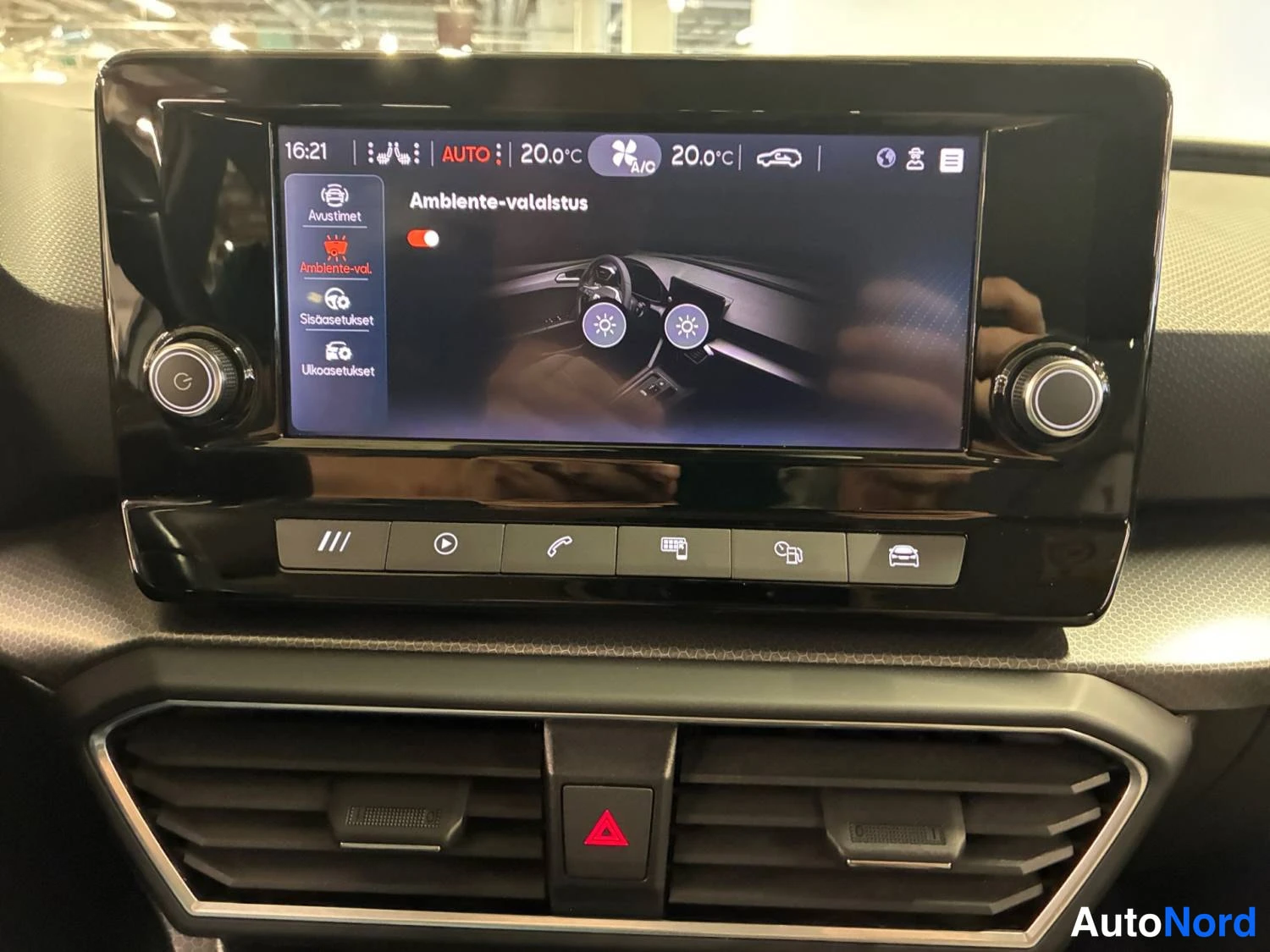Valkoinen Seat Leon sportstourer 2021, kuva 18