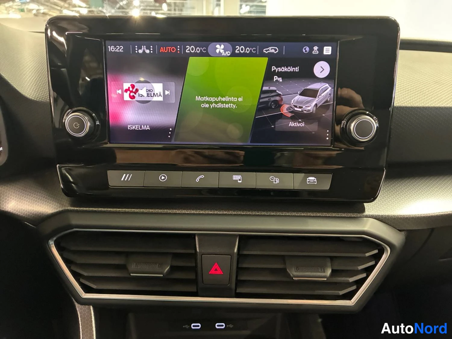 Valkoinen Seat Leon sportstourer 2021, kuva 21