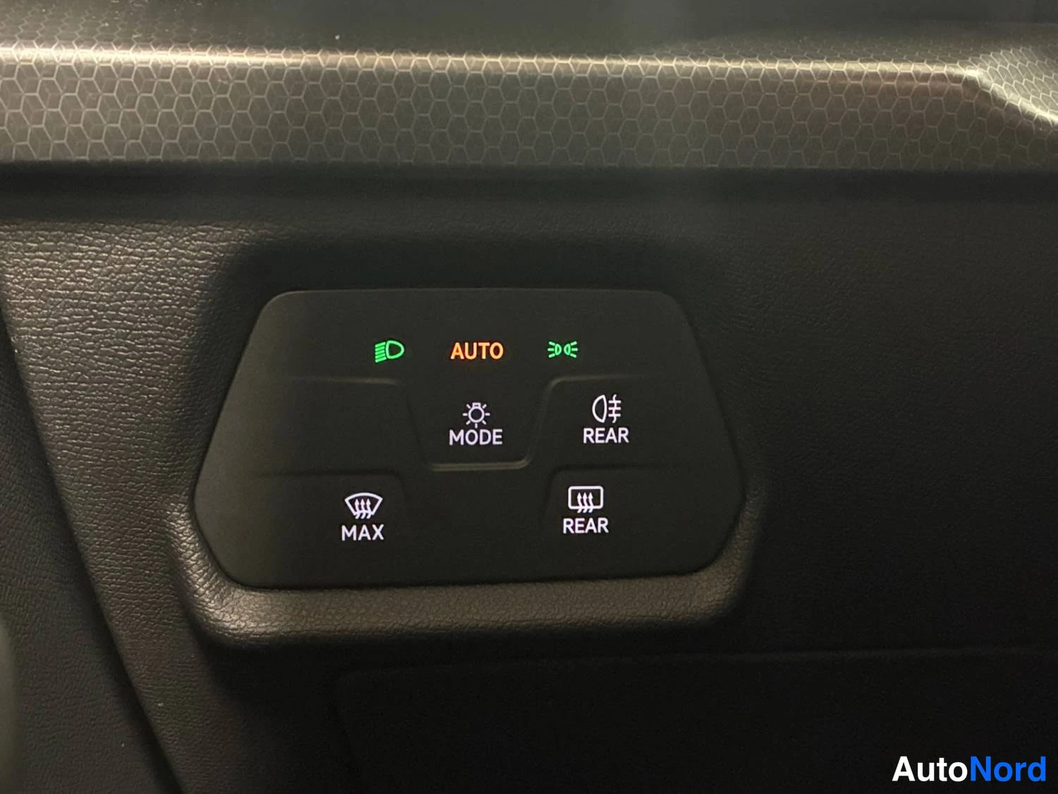 Valkoinen Seat Leon sportstourer 2021, kuva 24