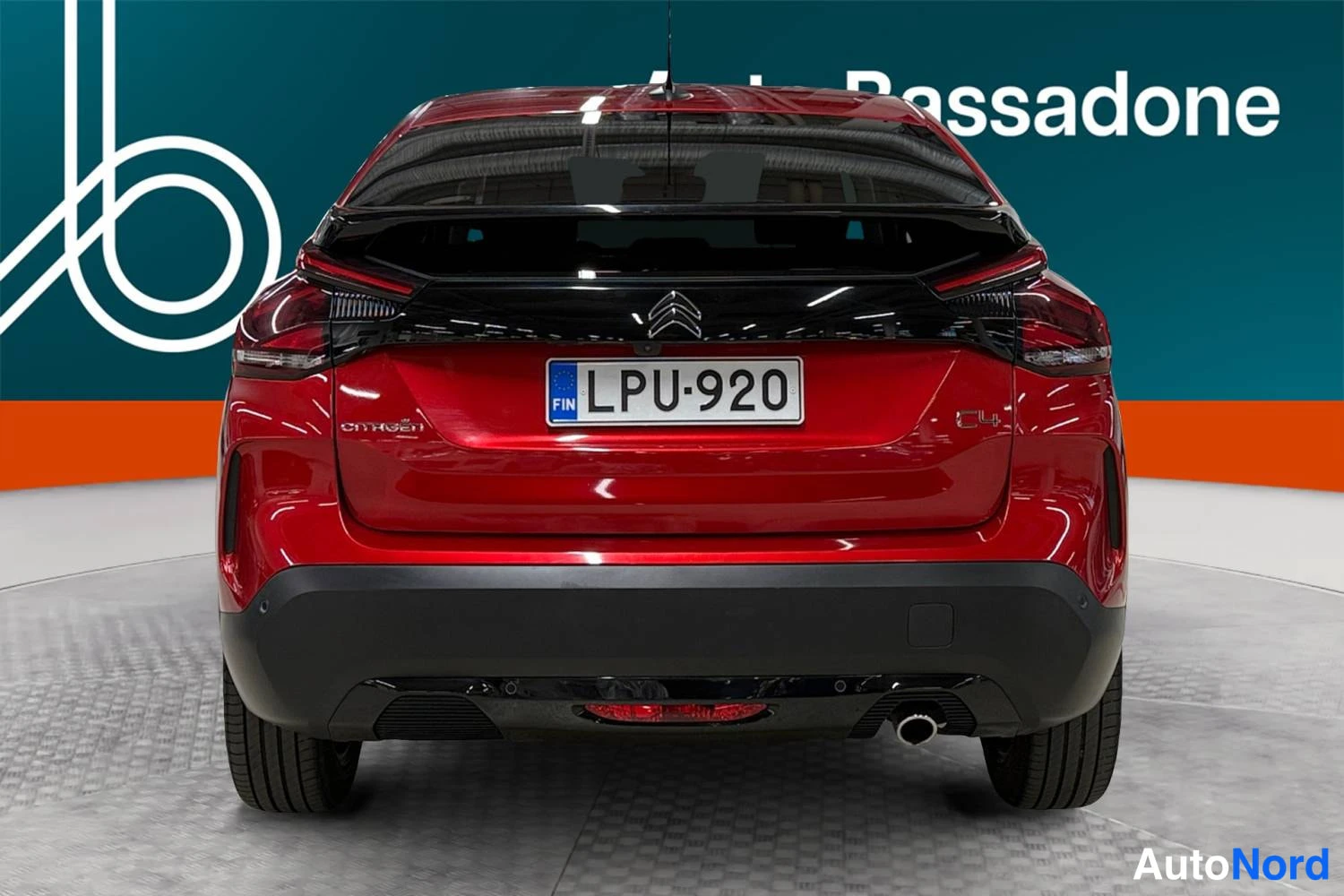 Punainen Citroen C4 2021, takaa, kuva 8