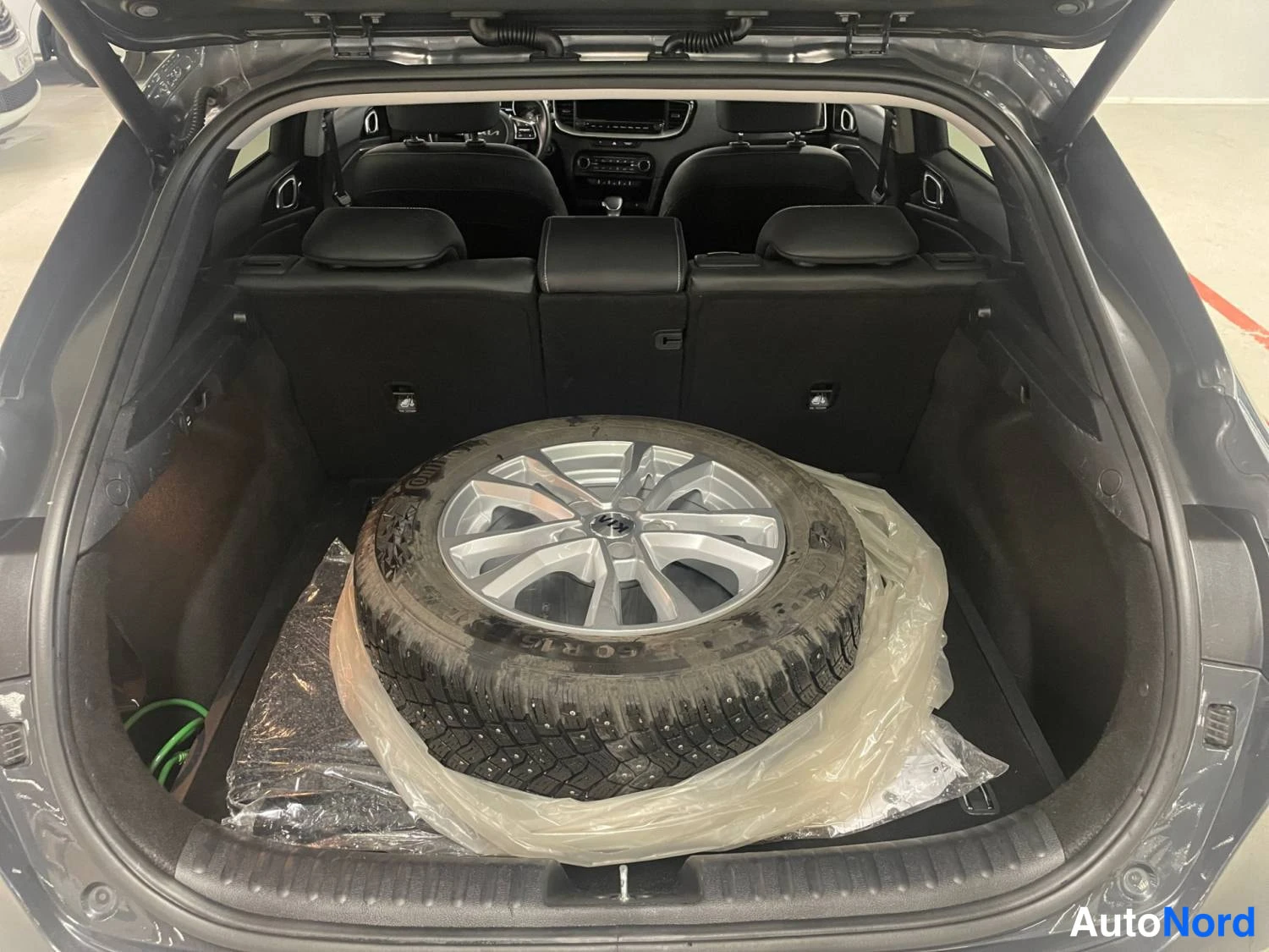 Harmaa Kia Xceed 2023, kuva 17