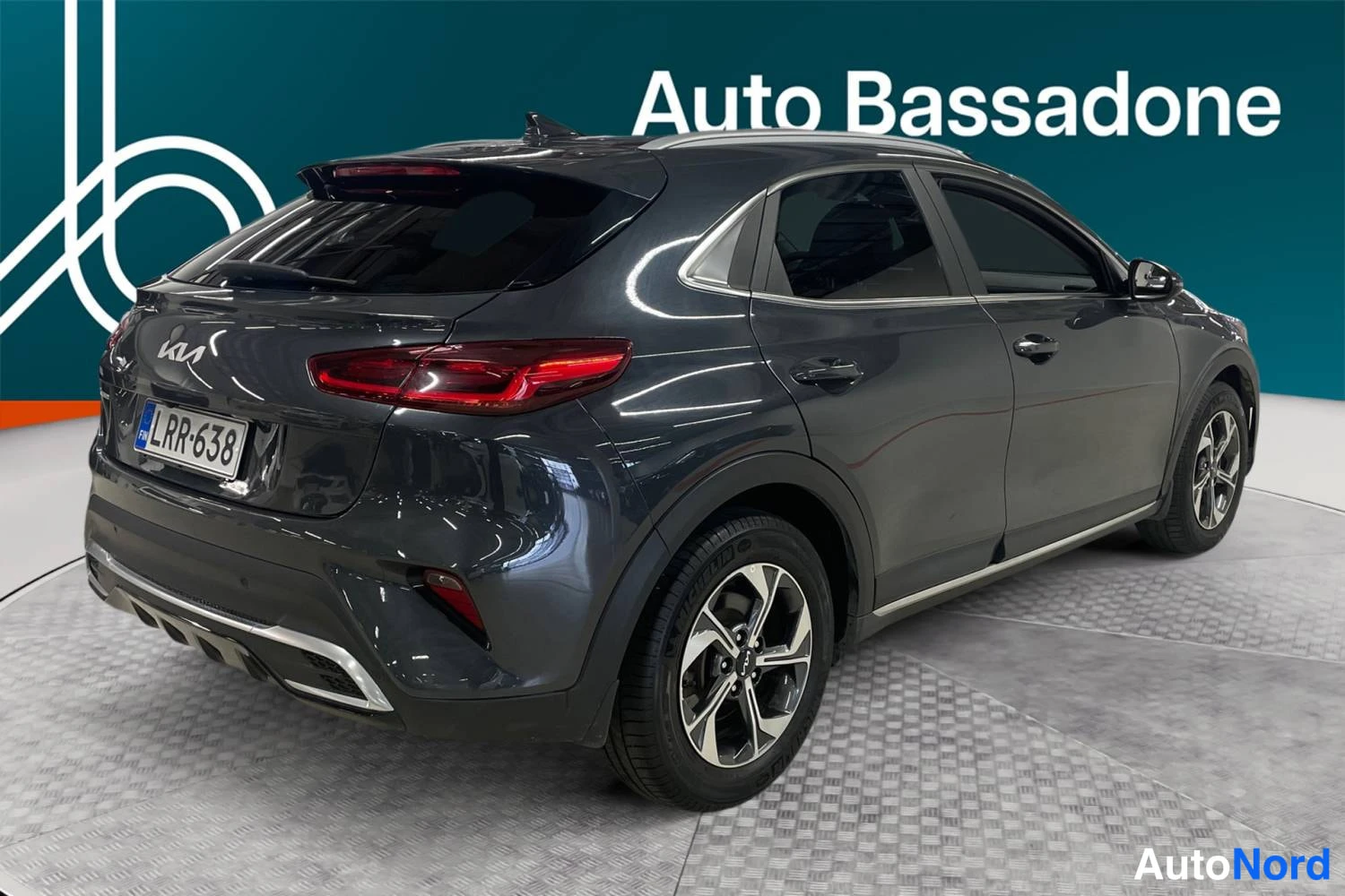 Harmaa Kia Xceed 2023, takaviisto, kuva 6