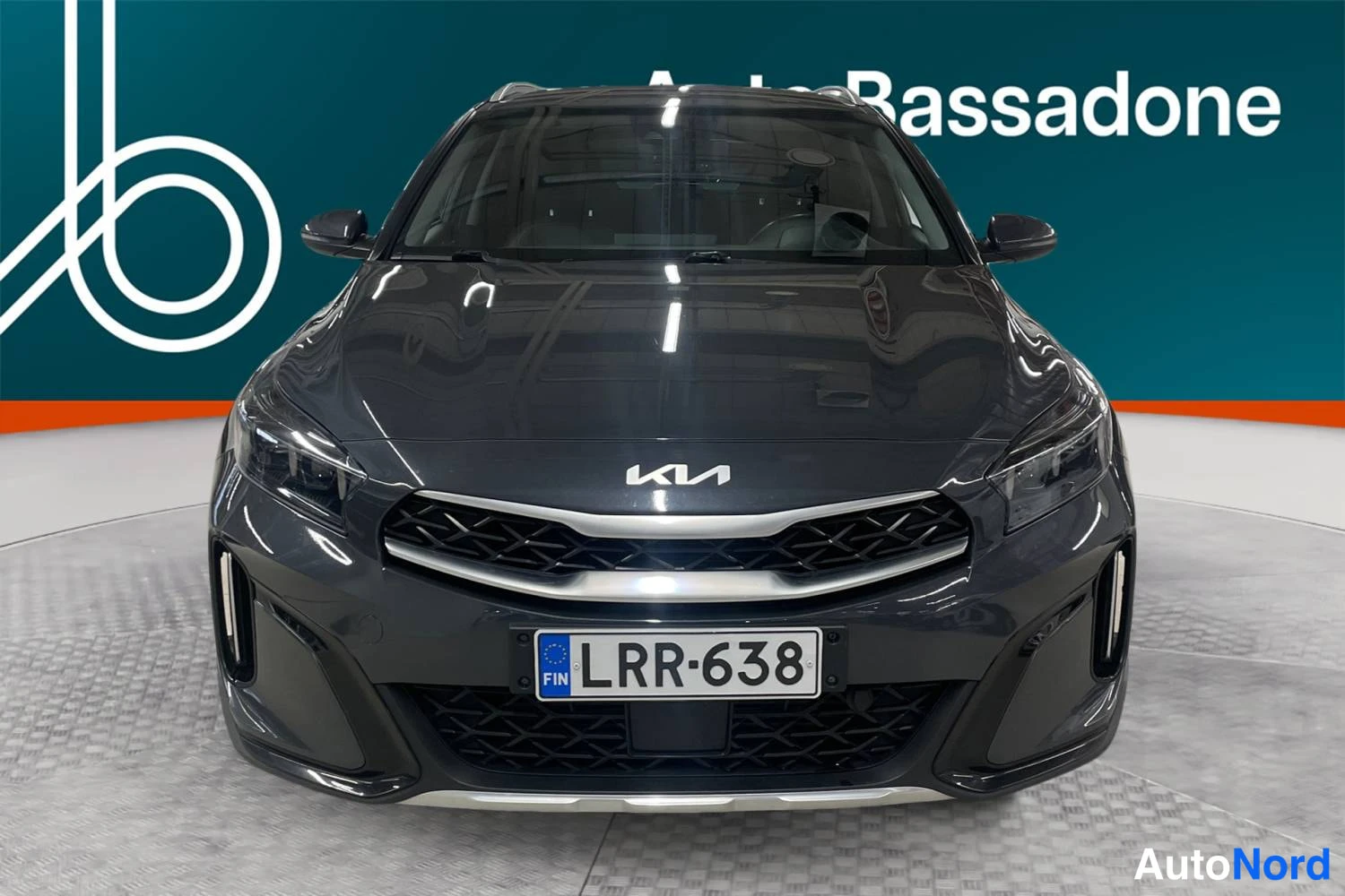 Harmaa Kia Xceed 2023, edestä, kuva 4