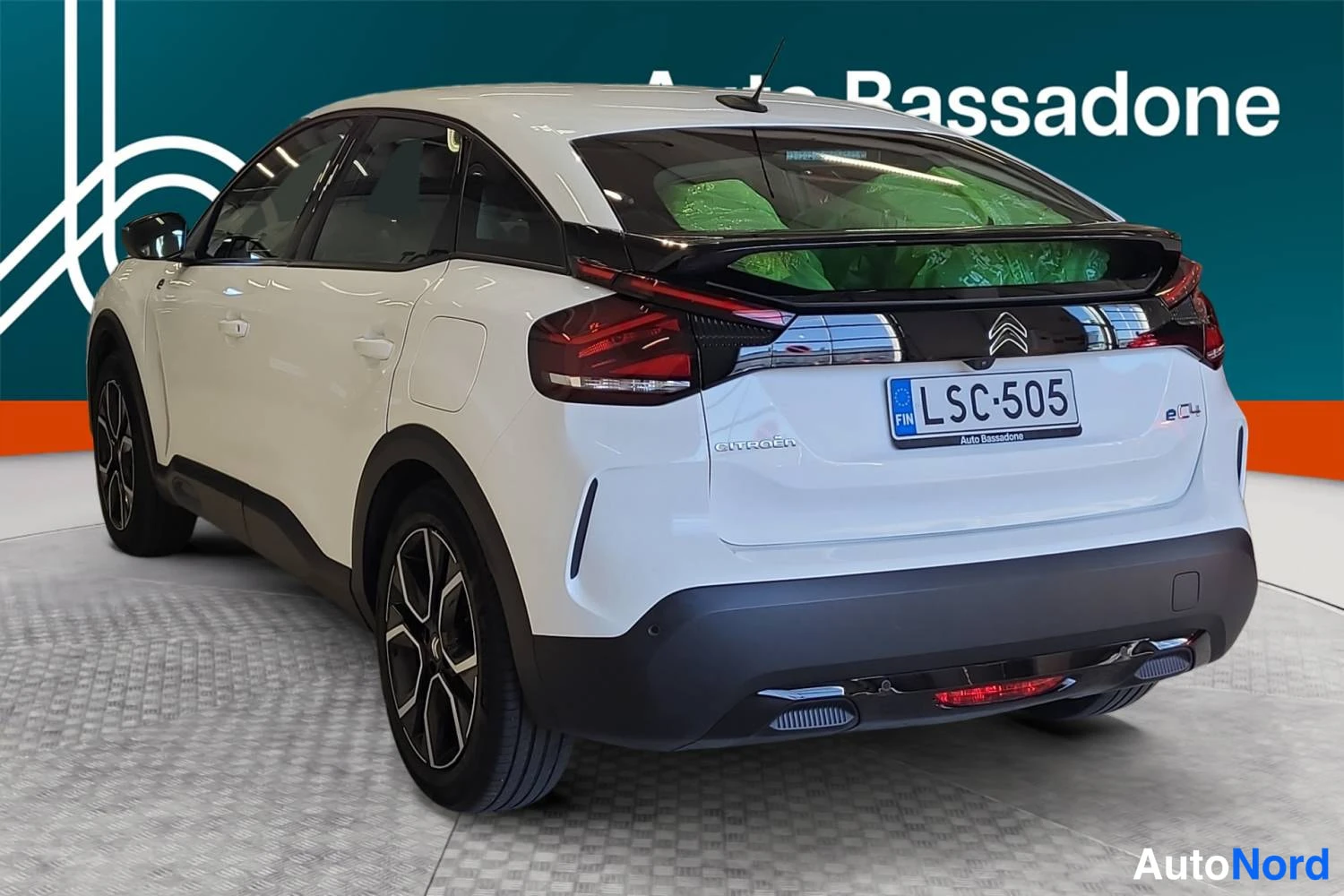 Valkoinen Citroen C4 2023, takaviisto, kuva 7