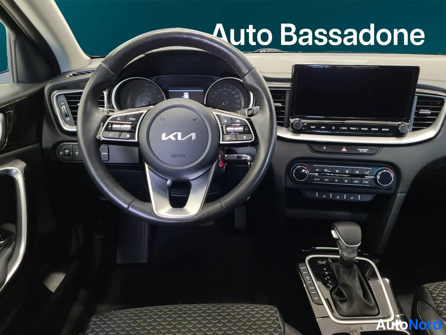 Valkoinen Kia Xceed 2023, kuva 24