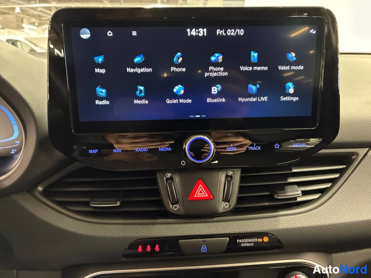 Punainen Hyundai I30 2024, yksityiskohta, kuva 11