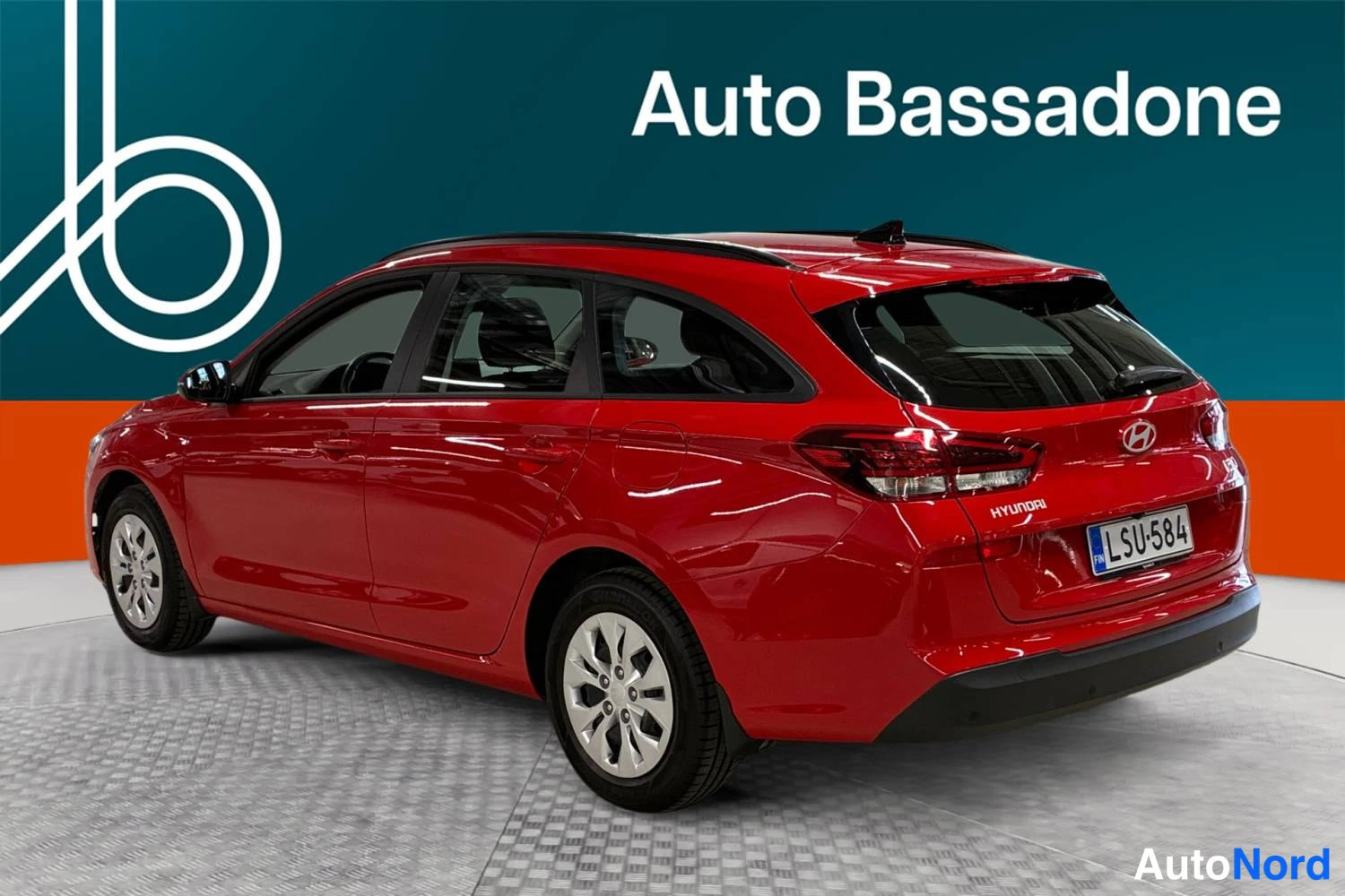 Punainen Hyundai I30 2024, takaviisto, kuva 6