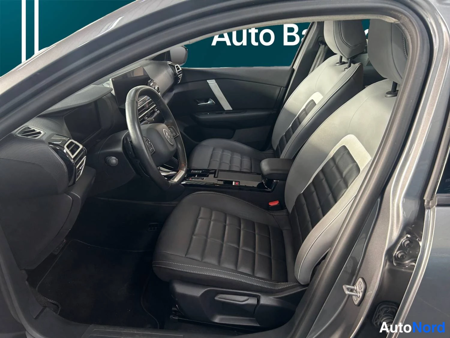 Harmaa Citroen C4 2025, kuva 9