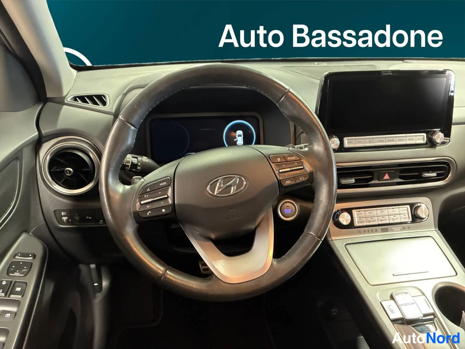 Harmaa Hyundai Kona Electric 2023, kuva 27
