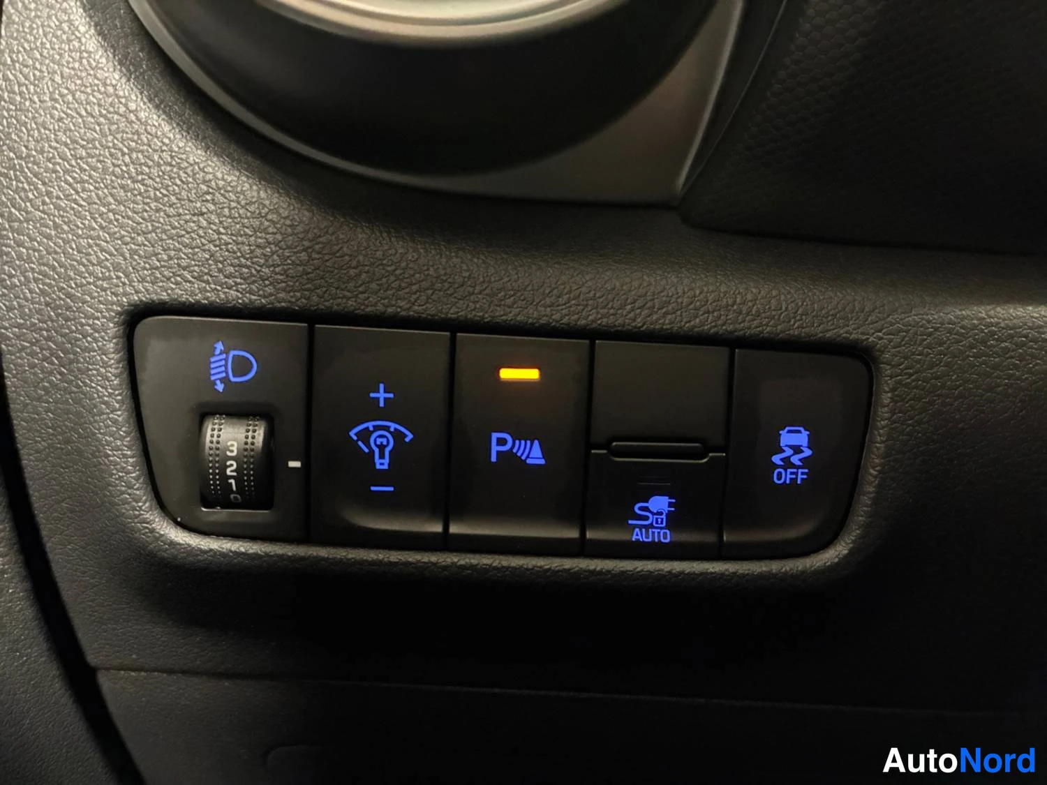 Harmaa Hyundai Kona Electric 2023, kuva 22