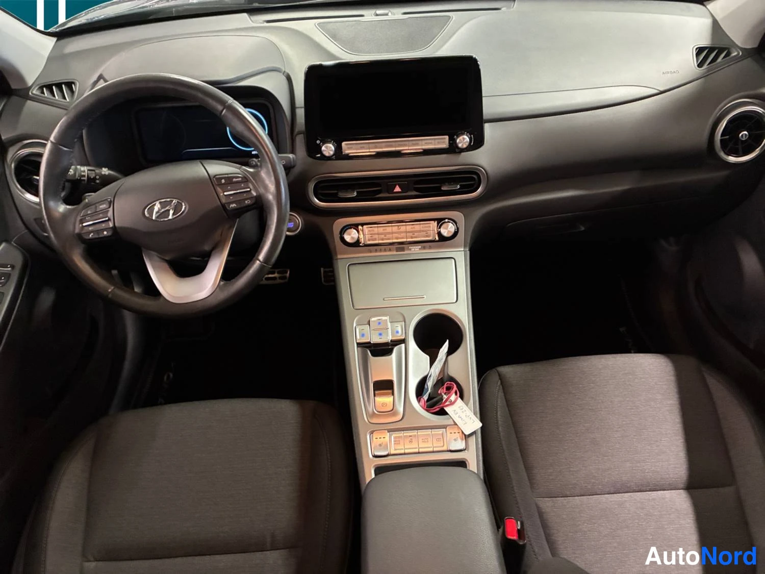 Harmaa Hyundai Kona Electric 2023, kuva 11