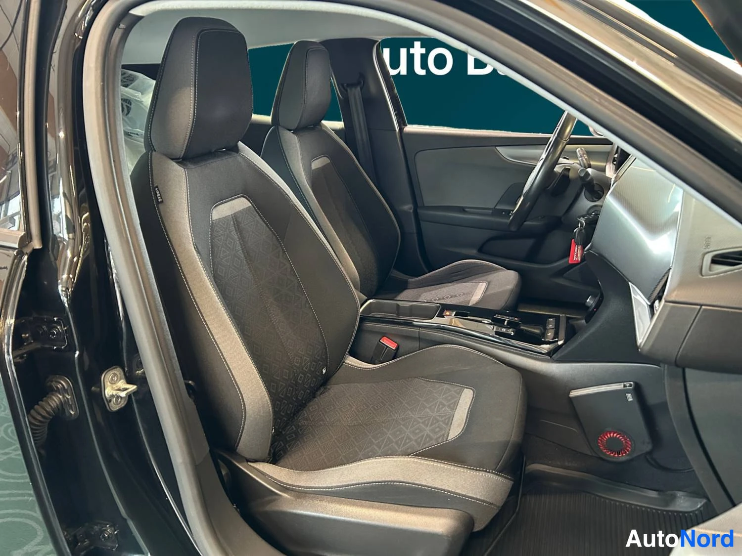 Musta Opel Mokka 2022, kuva 14