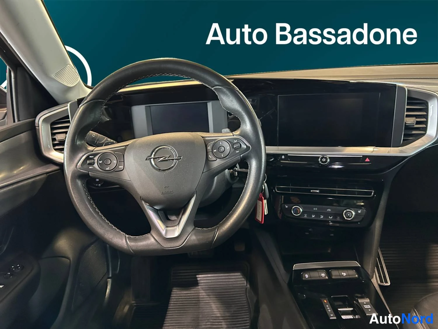 Musta Opel Mokka 2022, kuva 11